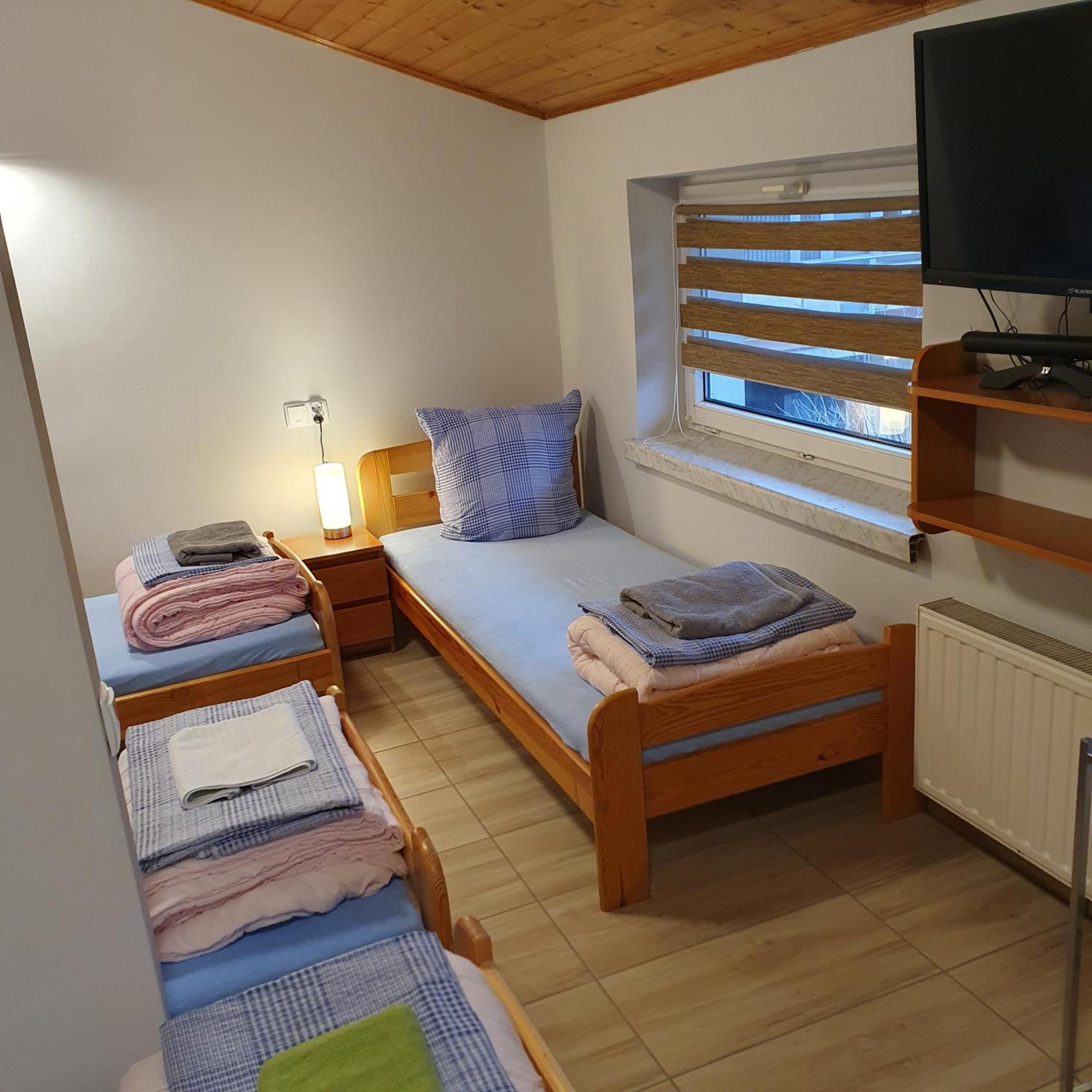Noclegi Silesia Aster Tychy Habitación foto