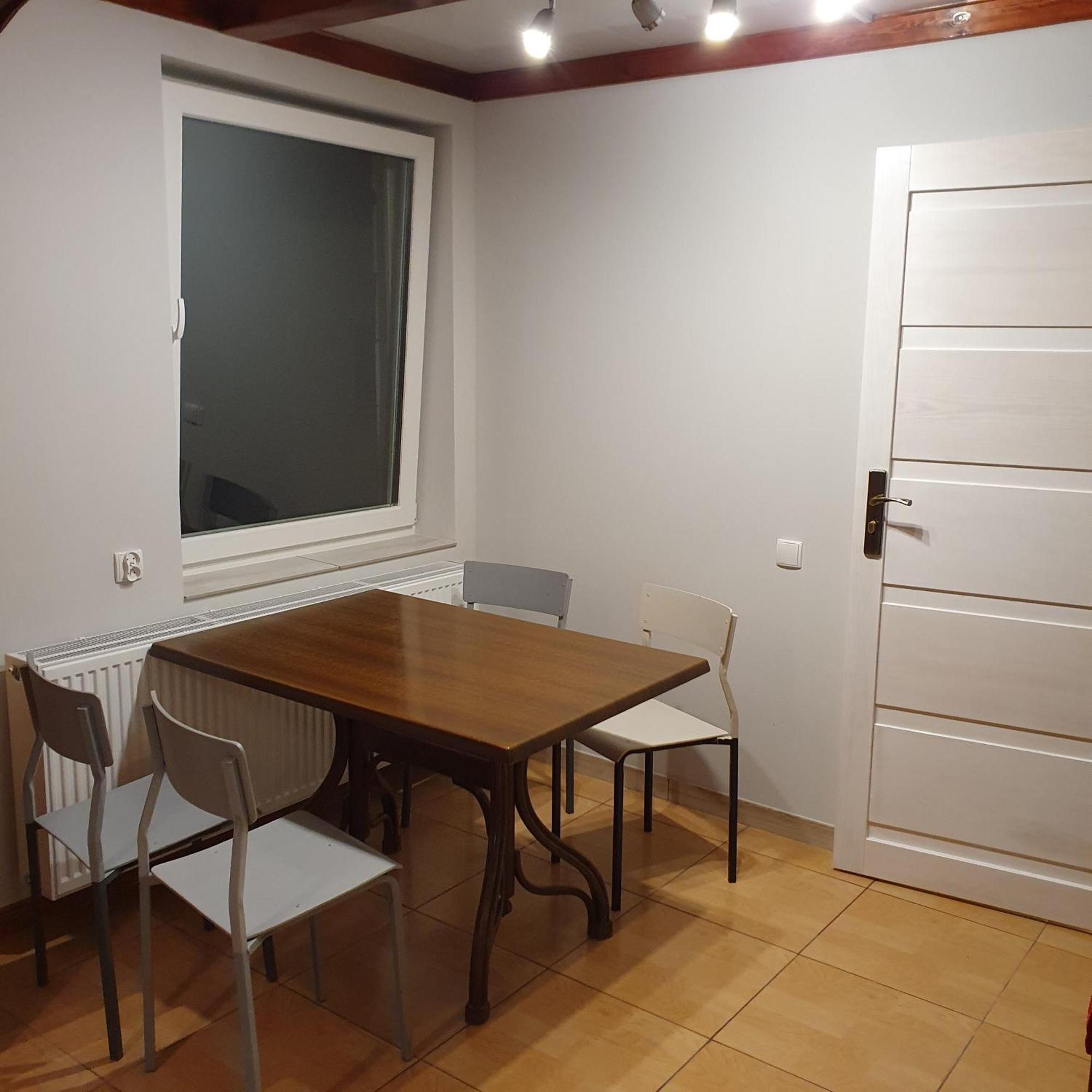 Noclegi Silesia Aster Tychy Habitación foto