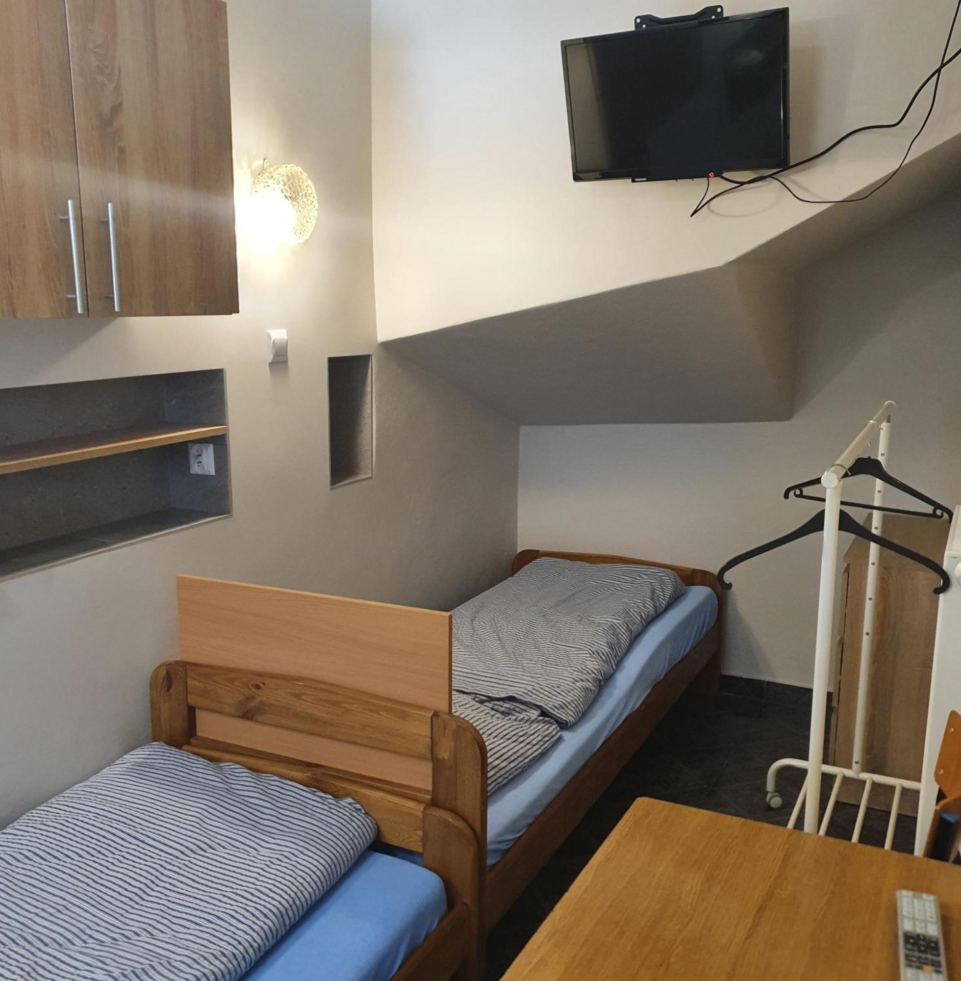 Noclegi Silesia Aster Tychy Habitación foto